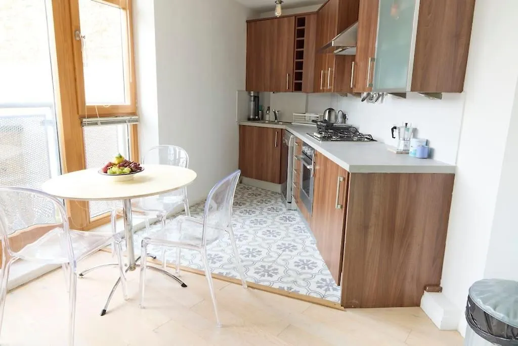 Broadway Market Canal-View Oasis London Apartment